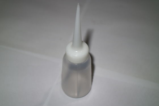 Übersichtliche Kanalbriefherstellung Werkzeuge A & B Klebstoff Flüssigkeit Durchsichtige Kanalbriefzeichen gebunden